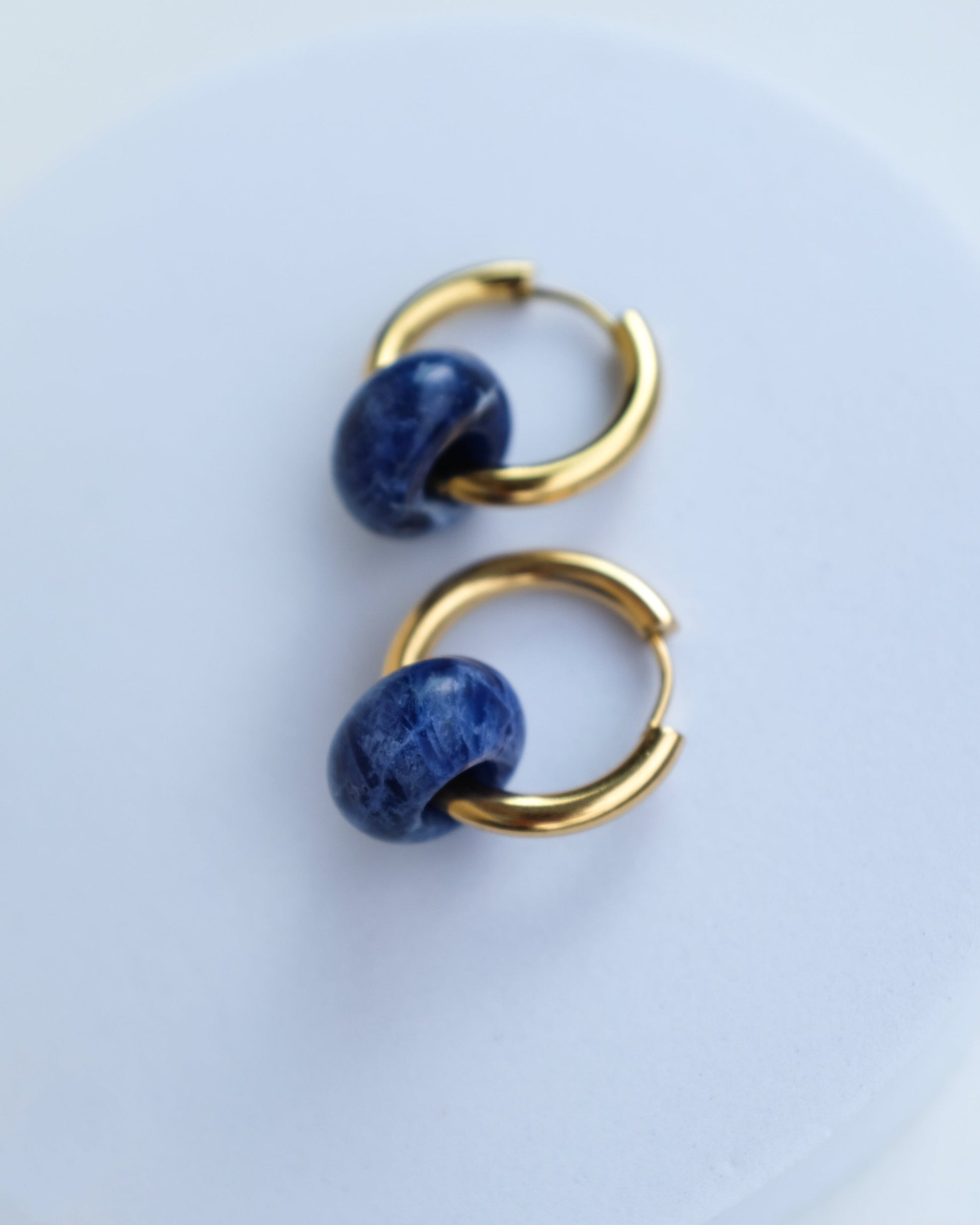 Gemstone Hoops - Einzigartige Ohrringe von Doro Hoffmann. Jetzt online bestellen!