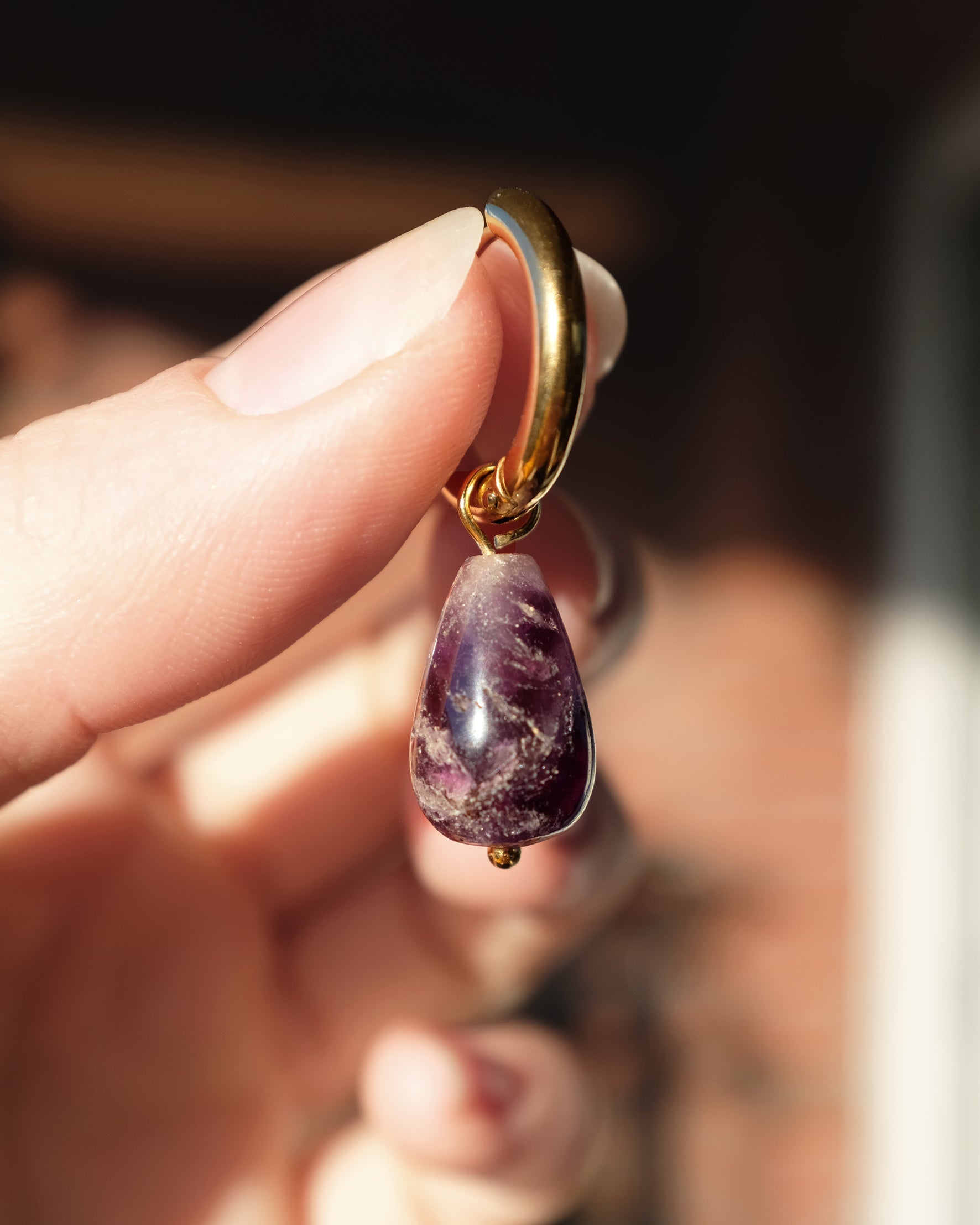 Amethyst Hoops - Einzigartige Ohrringe von Doro Hoffmann. Jetzt online bestellen!