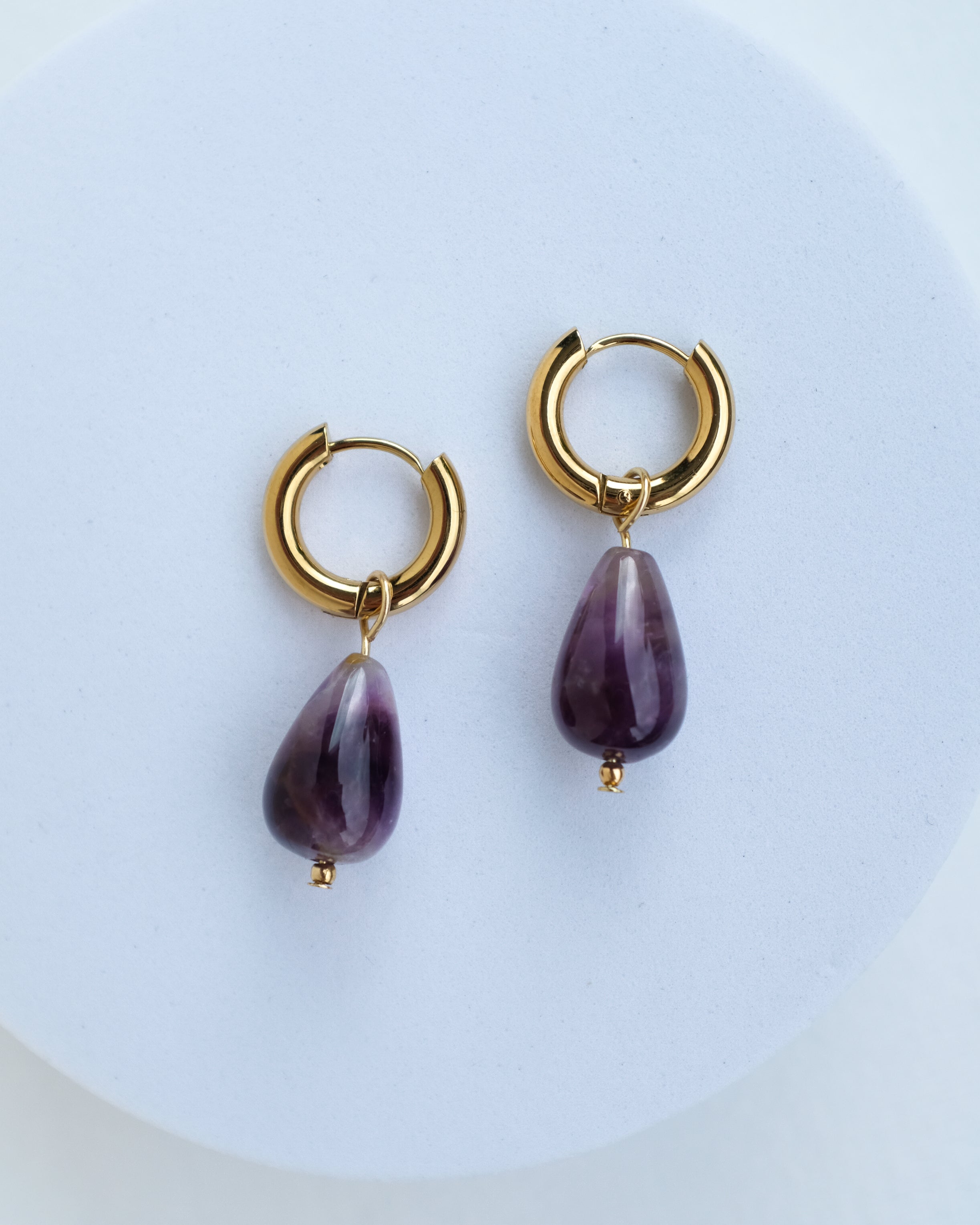 Amethyst Hoops - Einzigartige Ohrringe von Doro Hoffmann. Jetzt online bestellen!