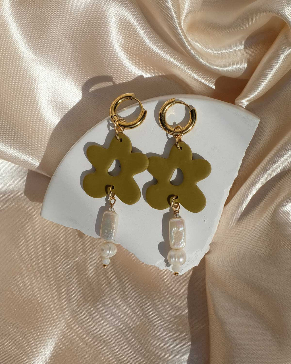 Ohrringe mit echten Perlen