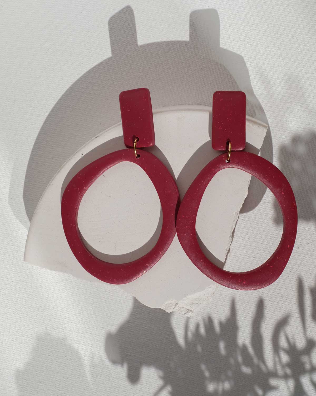 Weinrote Ohrringe