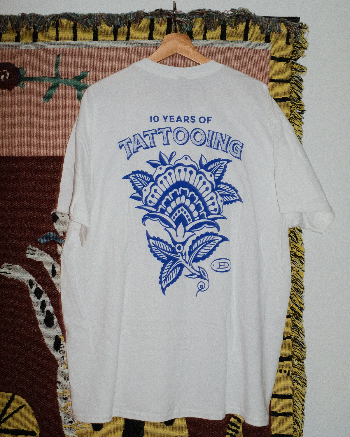 Regular Shirt mit blauem Druck